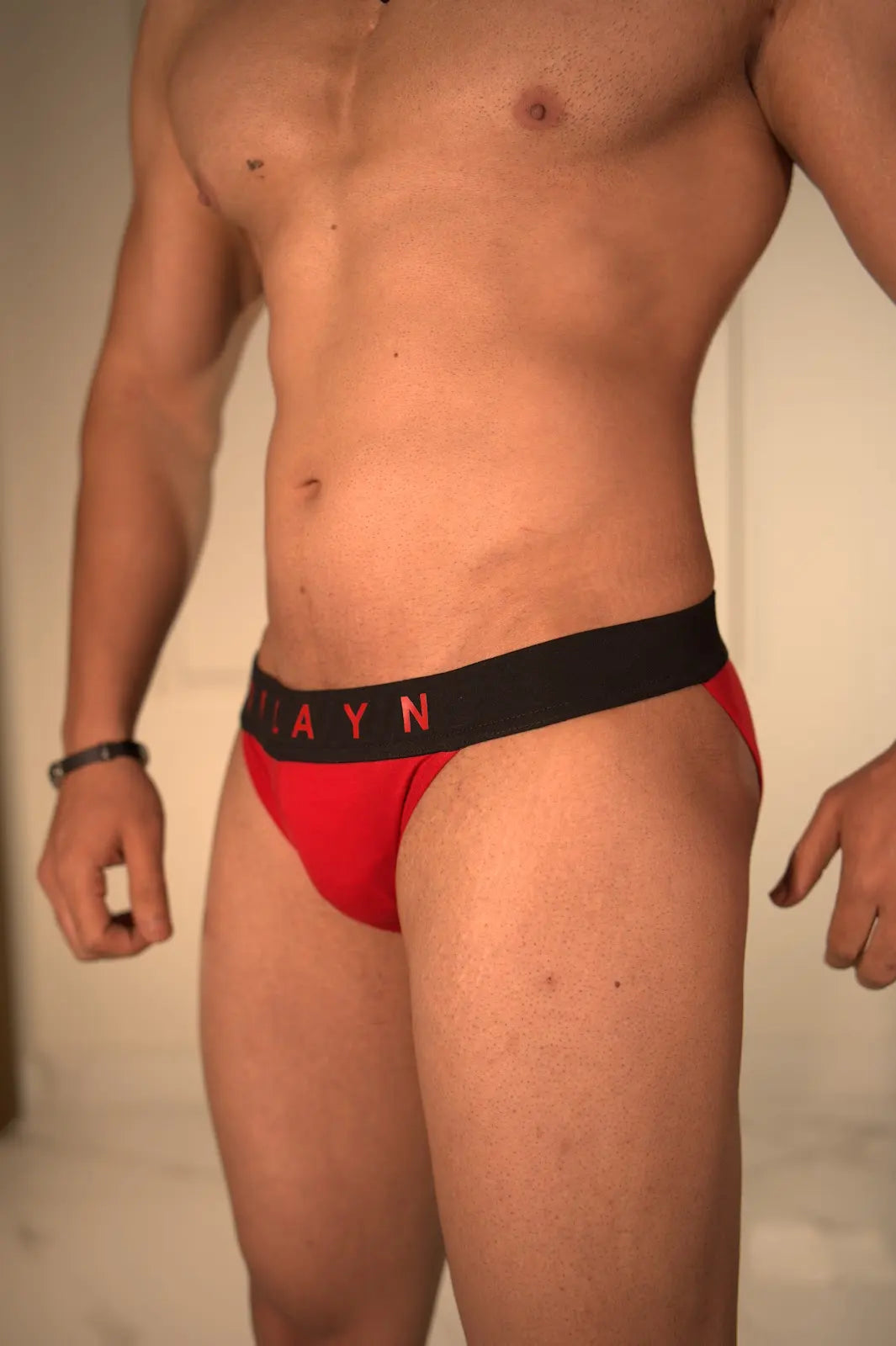 VALENTINO RED.