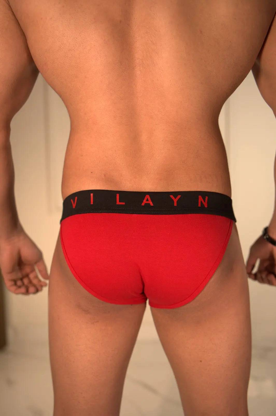 VALENTINO RED.