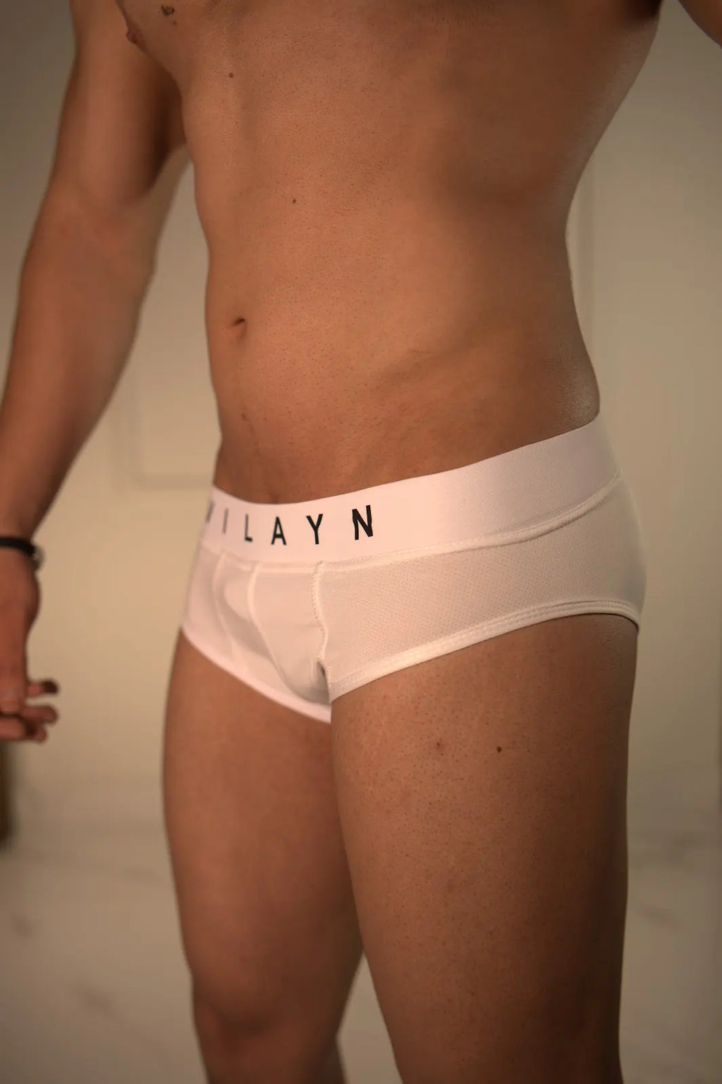 CLASSIC WHITE