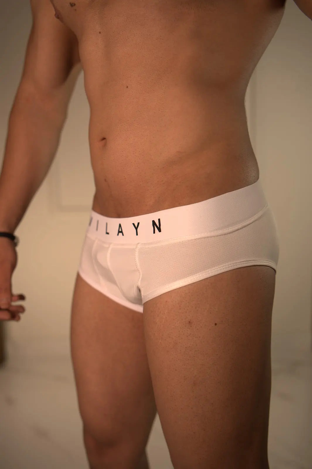 CLASSIC WHITE